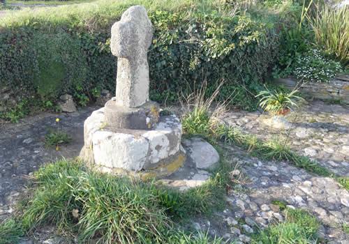 Photo Gallery Image - Granite Cross by the golf course