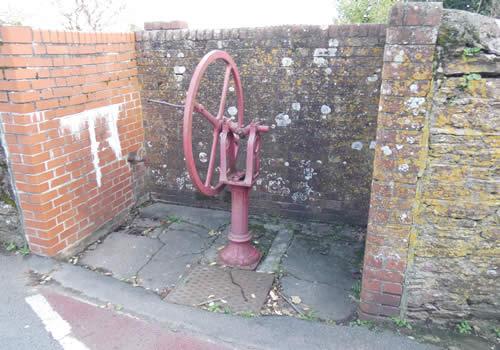 Photo Gallery Image - Crafthole Village Pump